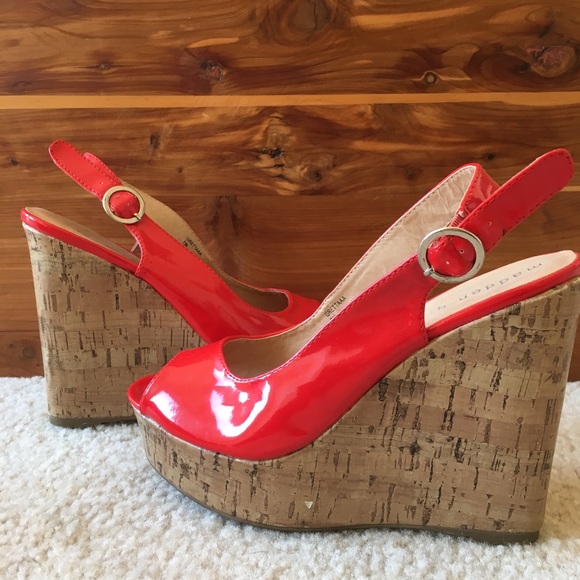 girls red wedges